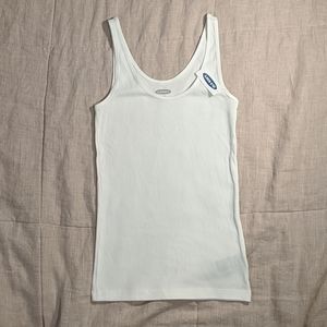 🔥 MOVING SALE 🔥 NWT Old Navy tank top
